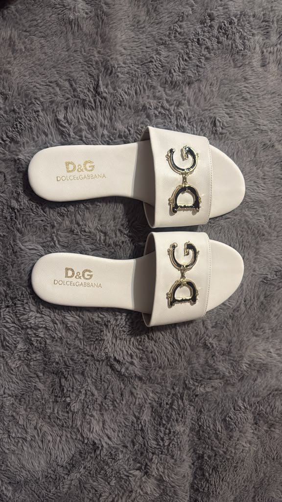 Logo Plaque Slide