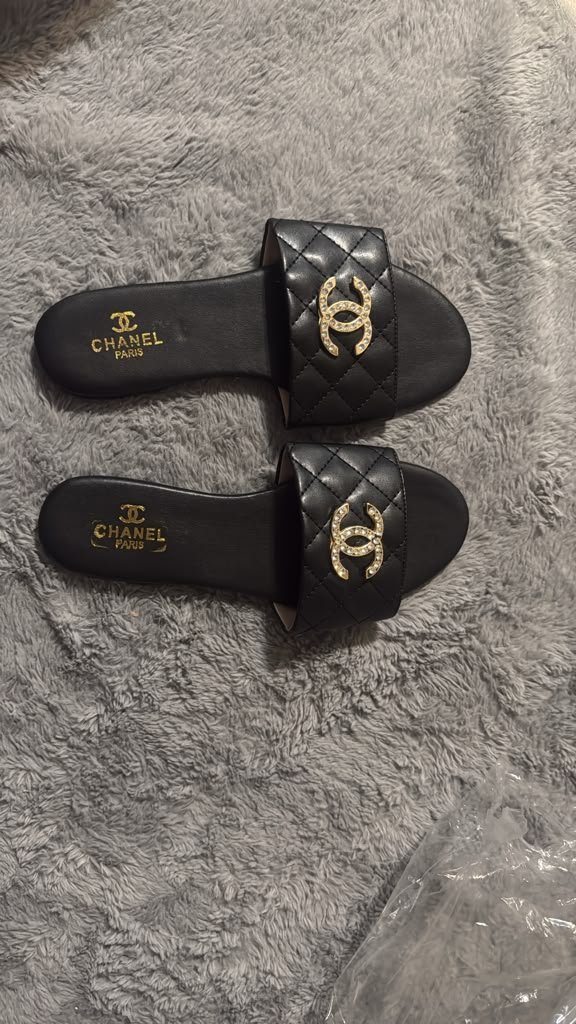 Quilted Band Slide